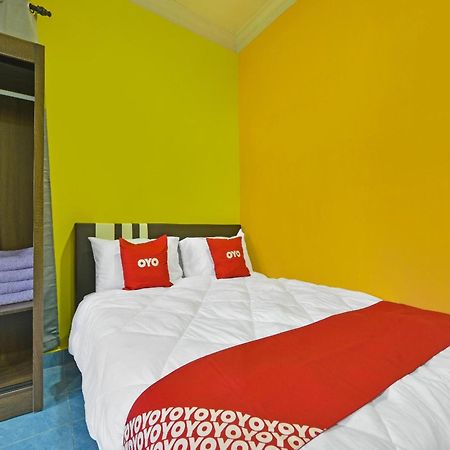 Oyo 90744 Bari Indah Beach Resort クアラ・トレンガヌ エクステリア 写真