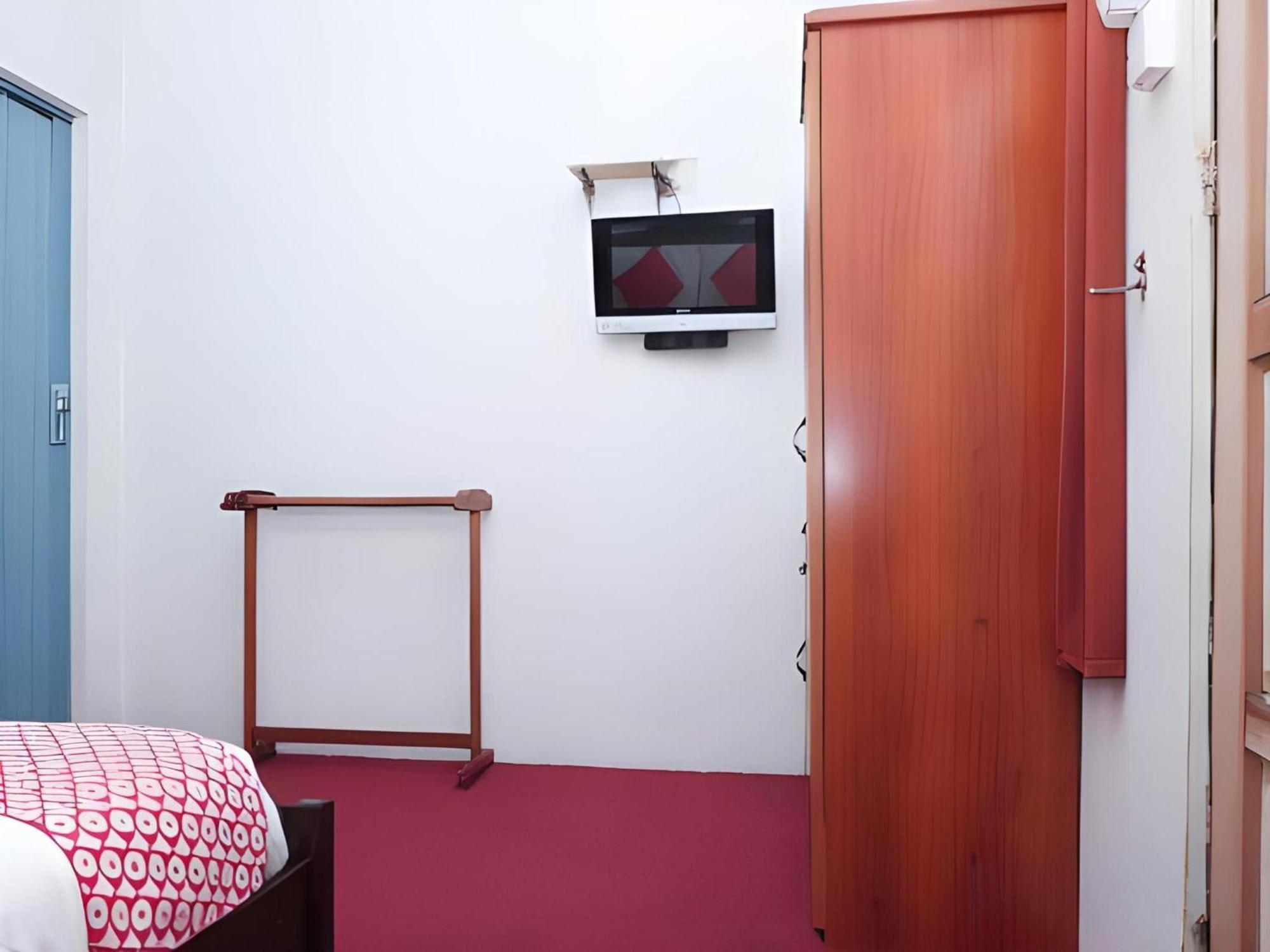 Oyo 90744 Bari Indah Beach Resort クアラ・トレンガヌ エクステリア 写真