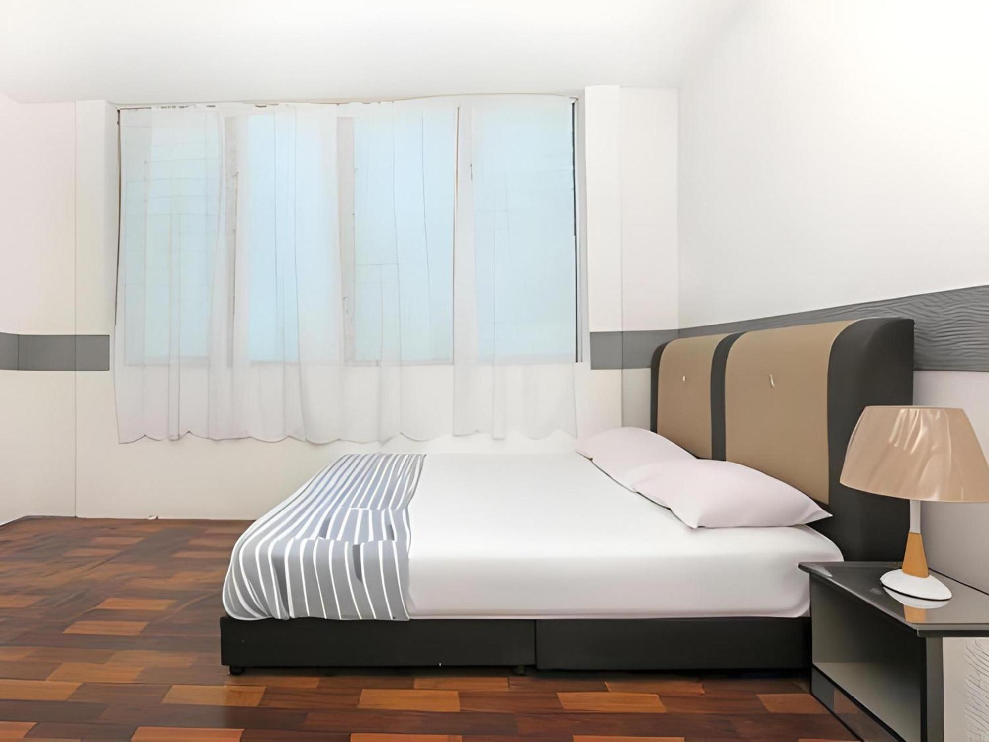 Oyo 90744 Bari Indah Beach Resort クアラ・トレンガヌ エクステリア 写真